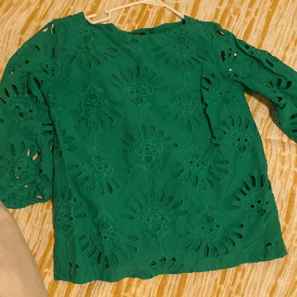 Vibrant, green, lined, eyelet blouse! - Picture 6 of 6
